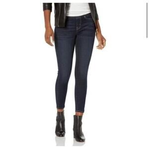 Signature Levi Strauss Totally Shaping Skinny Blue Denim Jeans Size 8/29W